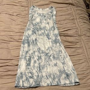 Workout tank top size small